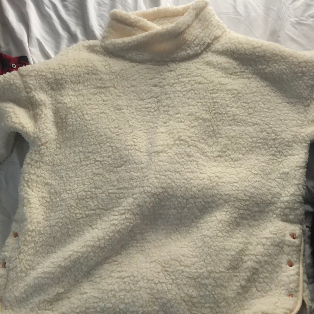 White cozy Sherpa